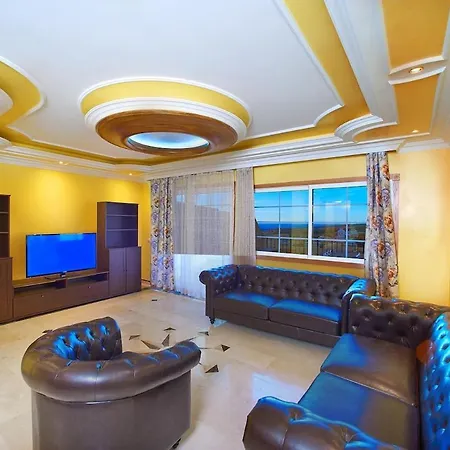 A Luxury Townhouse! Semesterbostad *