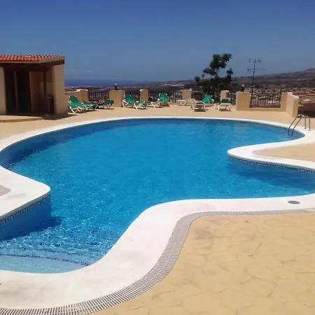 A Luxury Townhouse! * אדחה