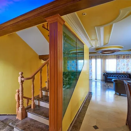 A Luxury Townhouse! Ferienhaus