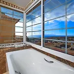 Dom wakacyjny A Luxury Townhouse! *